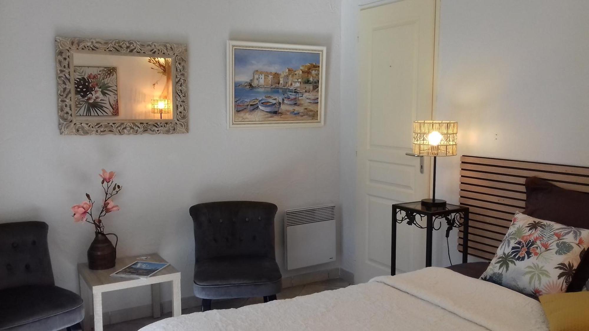 Bed and Breakfast Les Chardons Bleus Lorgues Exterior foto