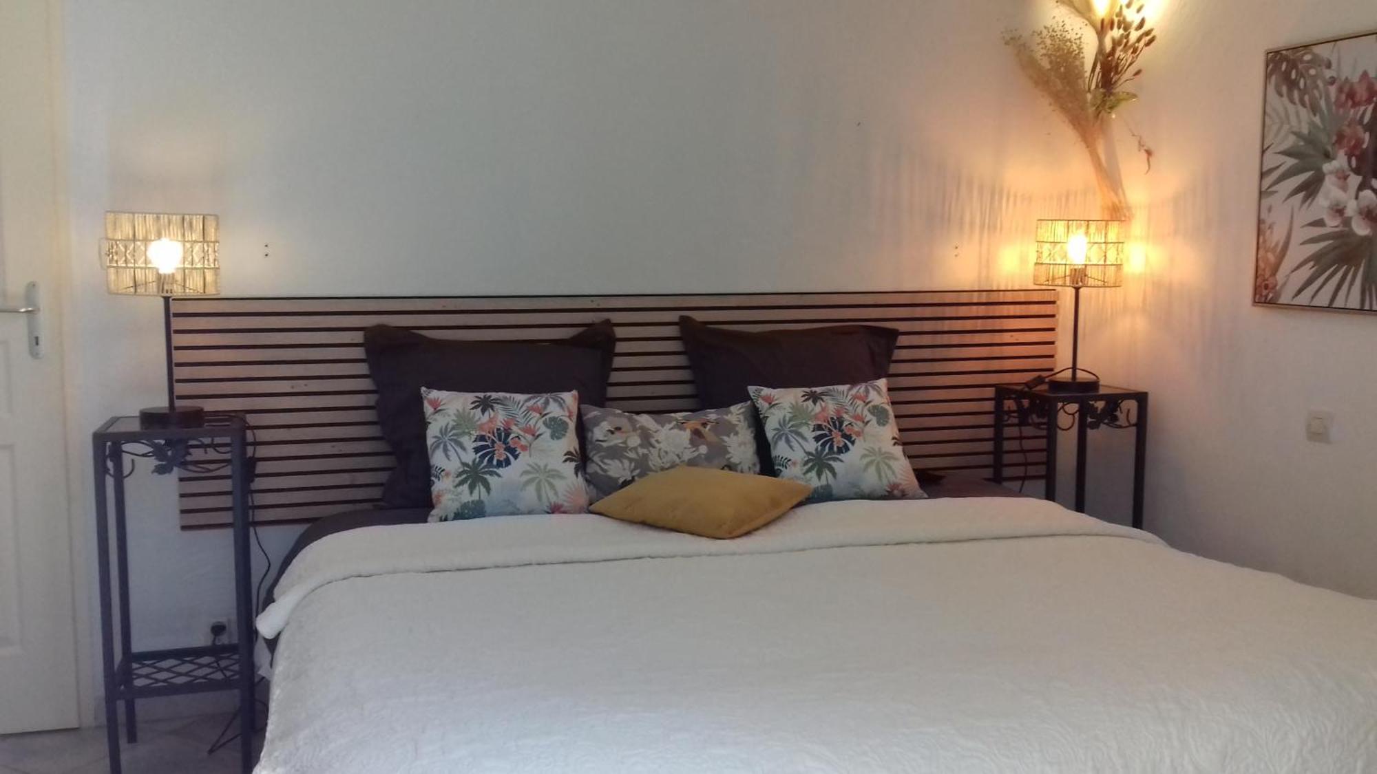 Bed and Breakfast Les Chardons Bleus Lorgues Exterior foto